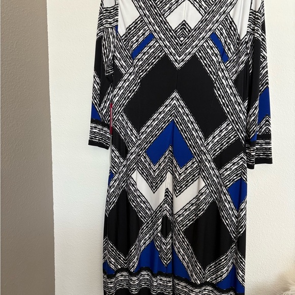 🚨Vince Camuto Blue and Black Sheath Dress 3/4 Sleeve Crew Neck size 12 NWT🚨 - Picture 6 of 7